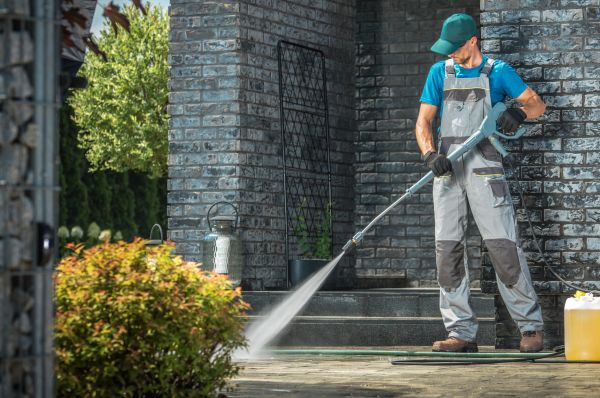 Outside House Cleaning in Wilmington
